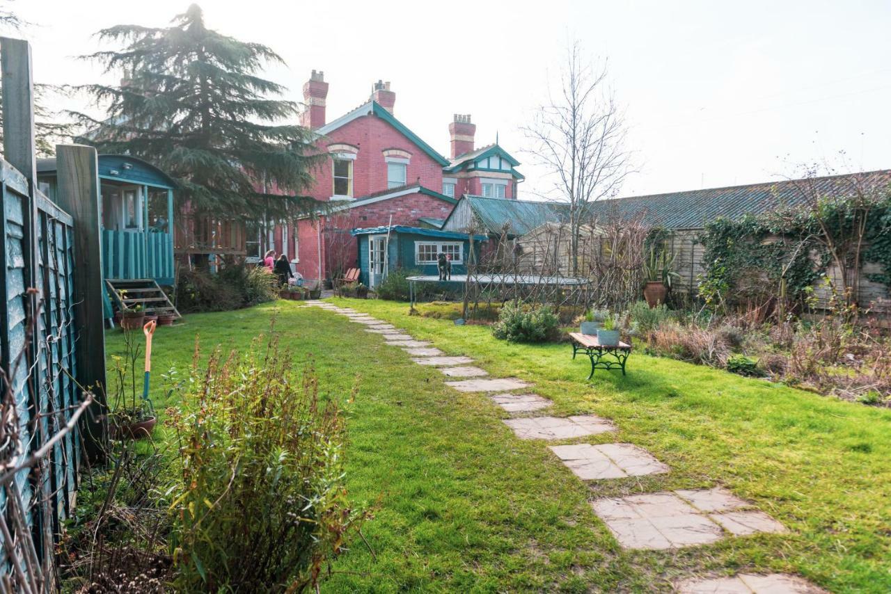 East Friars Bed And Breakfast Hereford Exterior photo