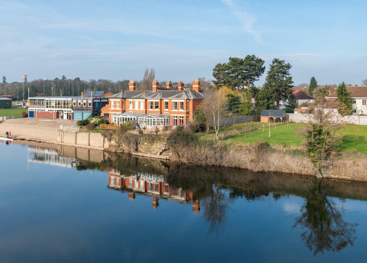 East Friars Bed And Breakfast Hereford Exterior photo